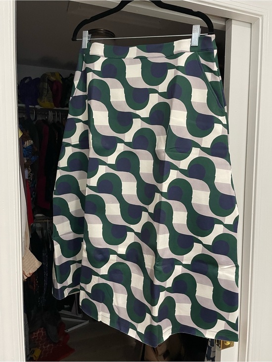 Etre Cecile Dresses & Skirts - NWT Etre Cecile Sz L A-Line Midi Skirt in Green, Navy & White Geometric Print